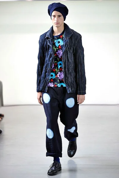 Look 28
